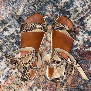 Altard state sandals